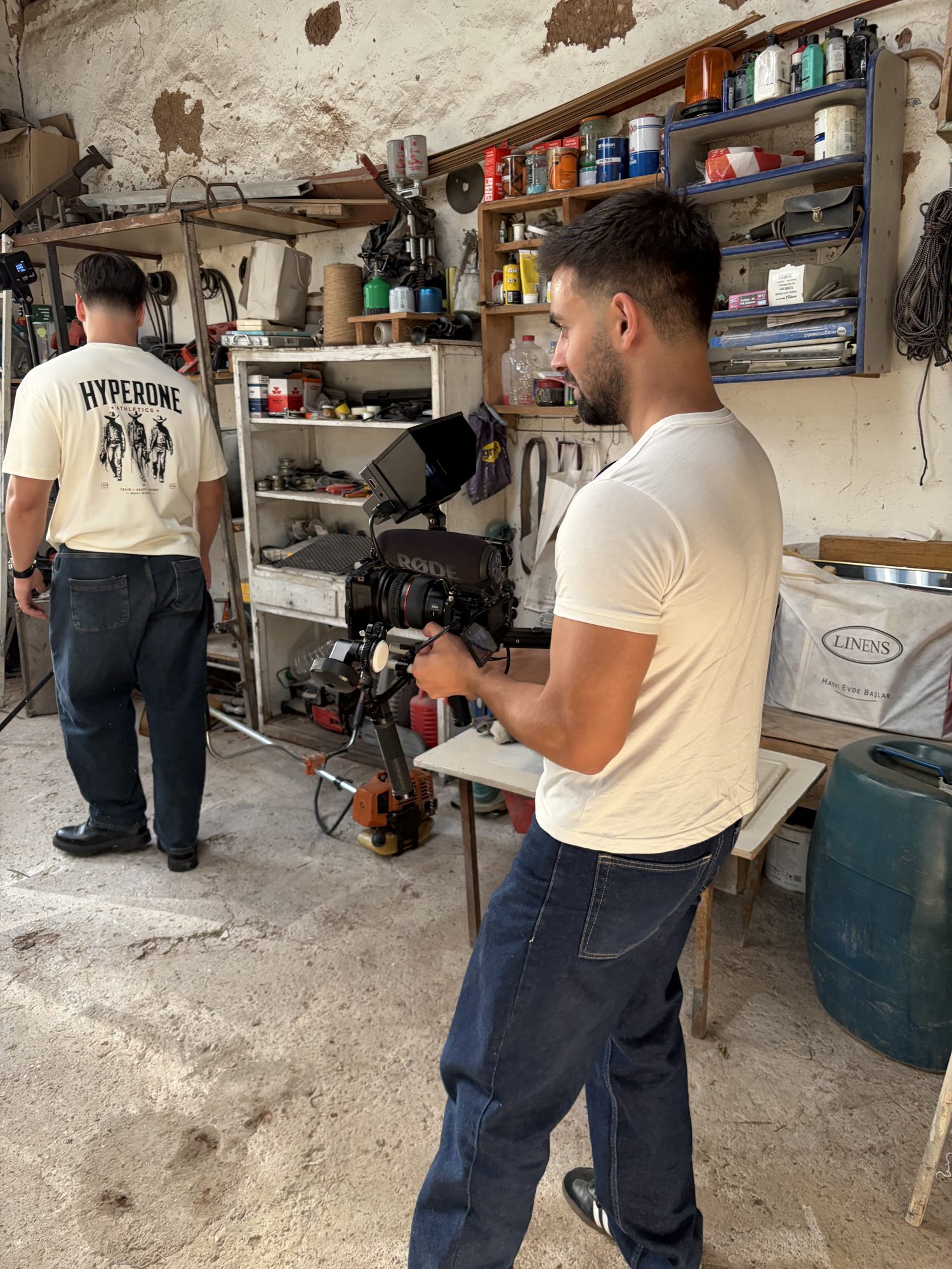 Sette kamera arkası